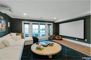 25 Moorings Ln, Edgewater, NJ 07020 - Photo 31