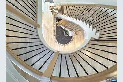 25 Moorings Lane, Edgewater, NJ 07020 - Photo 9