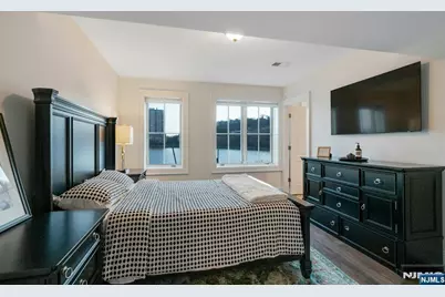 25 Moorings Lane, Edgewater, NJ 07020 - Photo 29