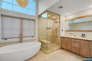 25 Moorings Ln, Edgewater, NJ 07020 - Photo 23