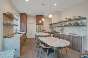 25 Moorings Ln, Edgewater, NJ 07020 - Photo 9