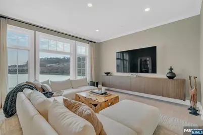 25 Moorings Lane, Edgewater, NJ 07020 - Photo 19