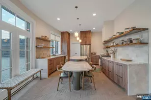 25 Moorings Ln, Edgewater, NJ 07020 - Photo 9