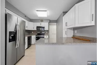 326 Prospect Avenue 10H #10H, Hackensack, NJ 07601 - Photo 3