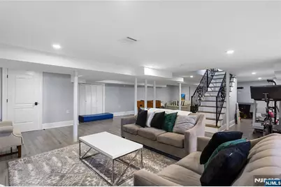 537 Spring Valley Road, Paramus, NJ 07652 - Photo 27