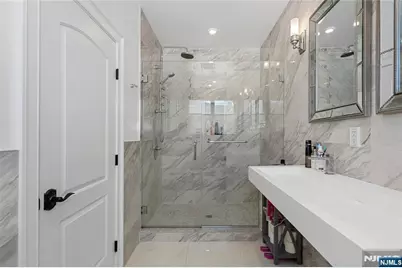 537 Spring Valley Road, Paramus, NJ 07652 - Photo 15