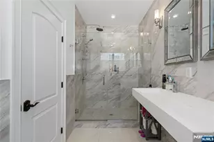 537 Spring Valley Rd, Paramus, NJ 07652 - Photo 15