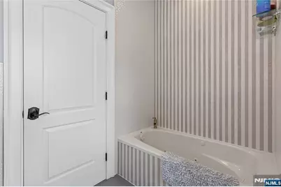 537 Spring Valley Road, Paramus, NJ 07652 - Photo 21