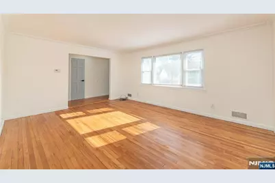 149 Village Circle West, Paramus, NJ 07652 - Photo 11