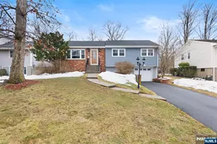 34 Seminole Ave, Oakland, NJ 07436 - Photo 1