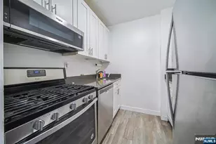 277 Prospect Ave 4A, Hackensack, NJ 07601 - Photo 17