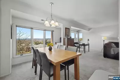 218 Indian Hollow Court, Mahwah, NJ 07430 - Photo 9