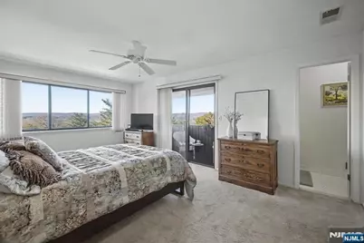 218 Indian Hollow Court, Mahwah, NJ 07430 - Photo 17