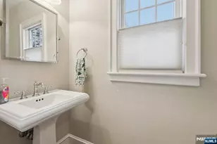 577 Ridgewood Rd, Washington Township, NJ 07676 - Photo 15