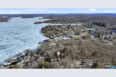 22 Sunset Terrace, Mount Arlington, NJ 07856 - Photo 9