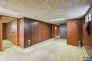 397 Oak St, Ridgefield, NJ 07657 - Photo 23