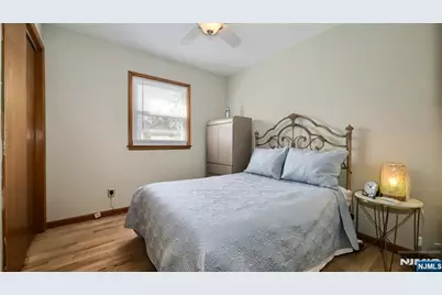 96 E Lions Head, Wayne, NJ 07470 - Photo 15