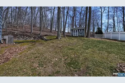 96 E Lions Head, Wayne, NJ 07470 - Photo 23