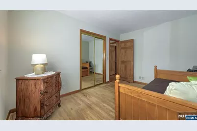 96 E Lions Head, Wayne, NJ 07470 - Photo 17