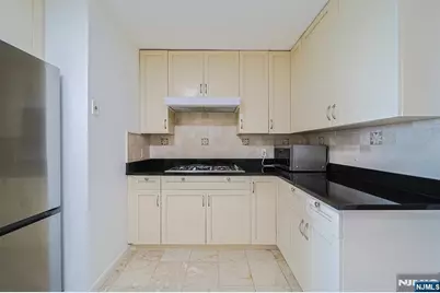 200 Old Palisade Road 9H #9H, Fort Lee, NJ 07024 - Photo 13