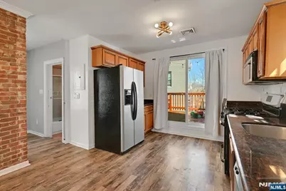 30 Columbia Terrace 2 #2, Edgewater, NJ 07020 - Photo 5