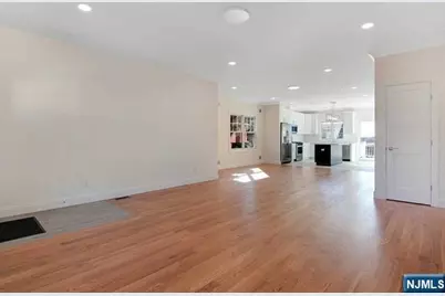 734 2nd Avenue 1 #1, Lyndhurst Township, NJ 07071 - Photo 3