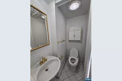 240 Copeland Avenue 2 #2, Lyndhurst Township, NJ 07071 - Photo 9