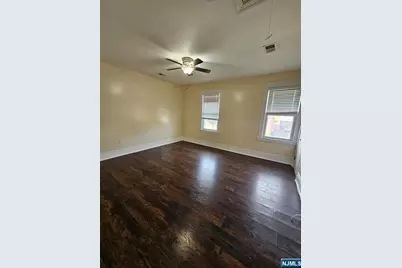 240 Copeland Avenue 2 #2, Lyndhurst Township, NJ 07071 - Photo 5