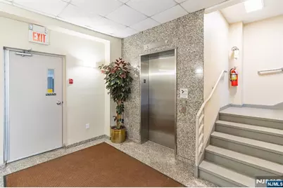 610 Anderson Avenue 2E #2E, Cliffside Park, NJ 07010 - Photo 5