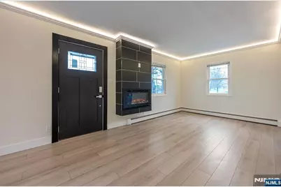 136 Palsa Avenue, Elmwood Park, NJ 07407 - Photo 3