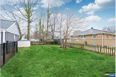 136 Palsa Avenue, Elmwood Park, NJ 07407 - Photo 23