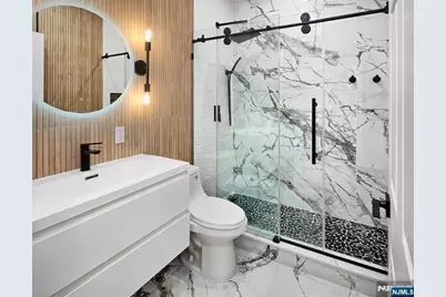 395 Kingston, West New York, NJ 07093 - Photo 5