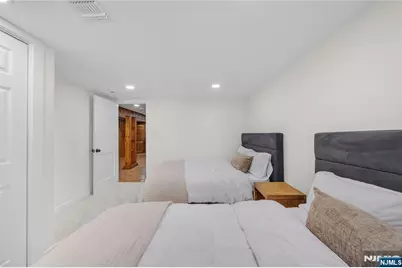 609 Wyndham Road, Teaneck Township, NJ 07666 - Photo 33