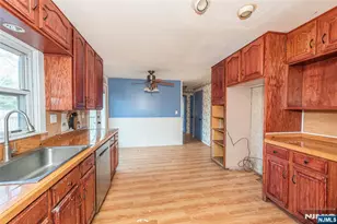 558 Beech St, Washington Township, NJ 07676 - Photo 9