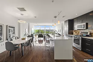100 Thompson Ln 6B, Edgewater, NJ 07020 - Photo 3