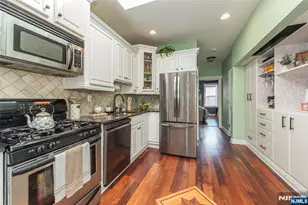 352 7th Street 6, Jersey City, NJ 07302 - Photo 3