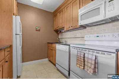 770 Anderson Avenue 14C #14C, Cliffside Park, NJ 07010 - Photo 5