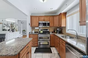 39 Voorhees St, Teaneck Township, NJ 07666 - Photo 9