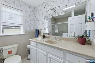 39 Voorhees St, Teaneck Township, NJ 07666 - Photo 23