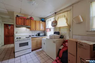 156 Dayton St, Newark, NJ 07114 - Photo 9