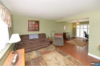 140 Manhattan Avenue, Waldwick, NJ 07463 - Photo 5