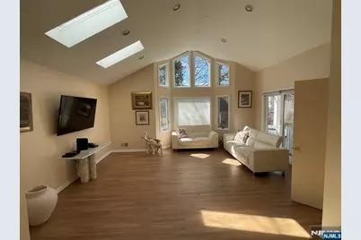 526 Rutland Avenue, Teaneck Township, NJ 07666 - Photo 5