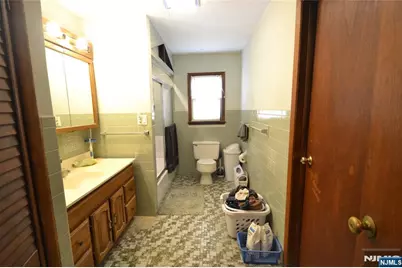 74 Cathedral Avenue, Clifton, NJ 07110 - Photo 19