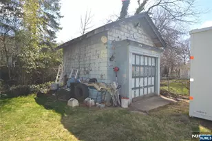 74 Cathedral Ave, Clifton, NJ 07110 - Photo 29