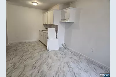 232 Stuyvesant Avenue 1st Floor Re #1st Floor Re, Lyndhurst Township, NJ 07071 - Photo 3