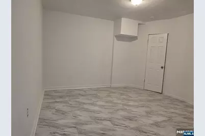 232 Stuyvesant Avenue 1st Floor Re #1st Floor Re, Lyndhurst Township, NJ 07071 - Photo 5