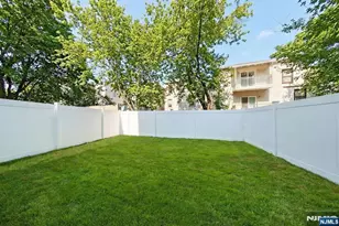 34 Manhattan Ave 2, Jersey City, NJ 07307 - Photo 19