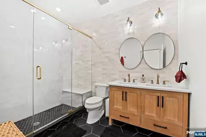 34 Manhattan Avenue 2 #2, Jersey City, NJ 07307 - Photo 33