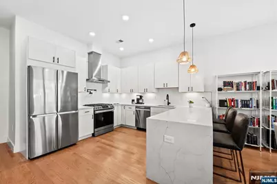 34 Manhattan Avenue 2 #2, Jersey City, NJ 07307 - Photo 15