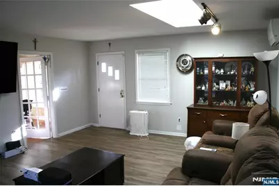 77 Donald Place, Waldwick, NJ 07463 - Photo 9